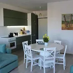 Savana Modern By The Sea Апартаменты Голем