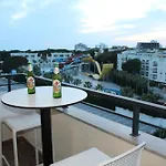 Апартаменты Savana Modern By The Sea *